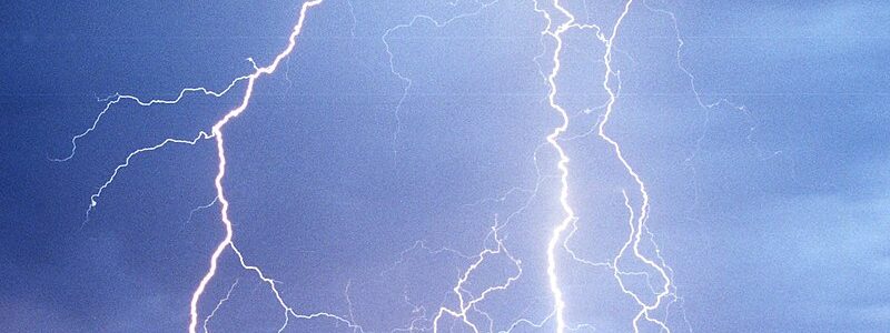 Огляд та перевірка пристроїв блискавкозахисту